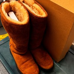 UGG BOOTS SIZE 9 100%  Sheepskin LEATHER WATERPROOF TALL