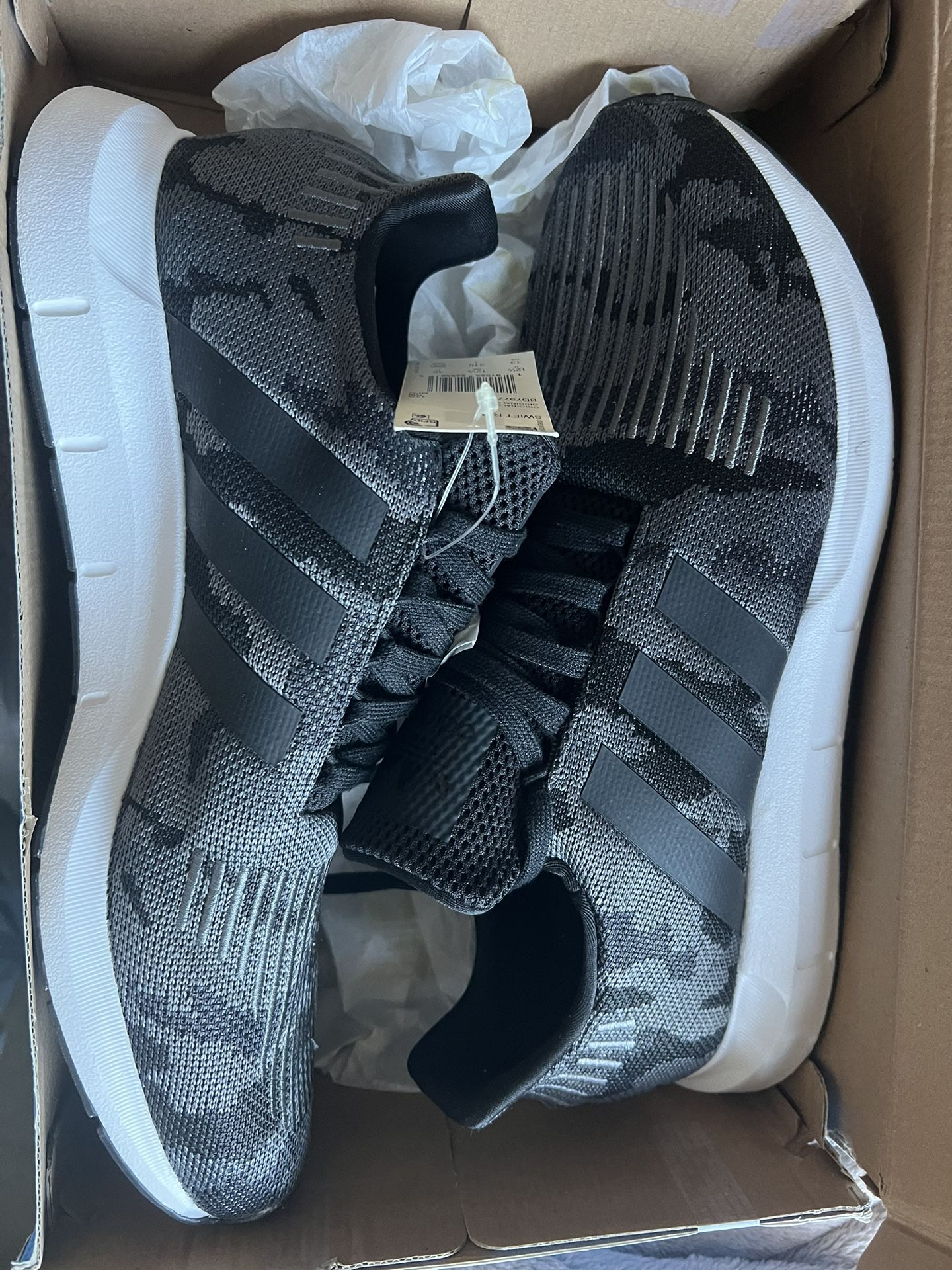 Adidas SWIFT RUN Size 13