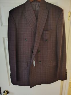 French crown, double breasted, dark burgundy size 42 long modern fit