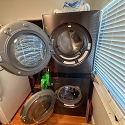LG WashTower Washer & Dryer Combo – Like New barely used – Works Perfect