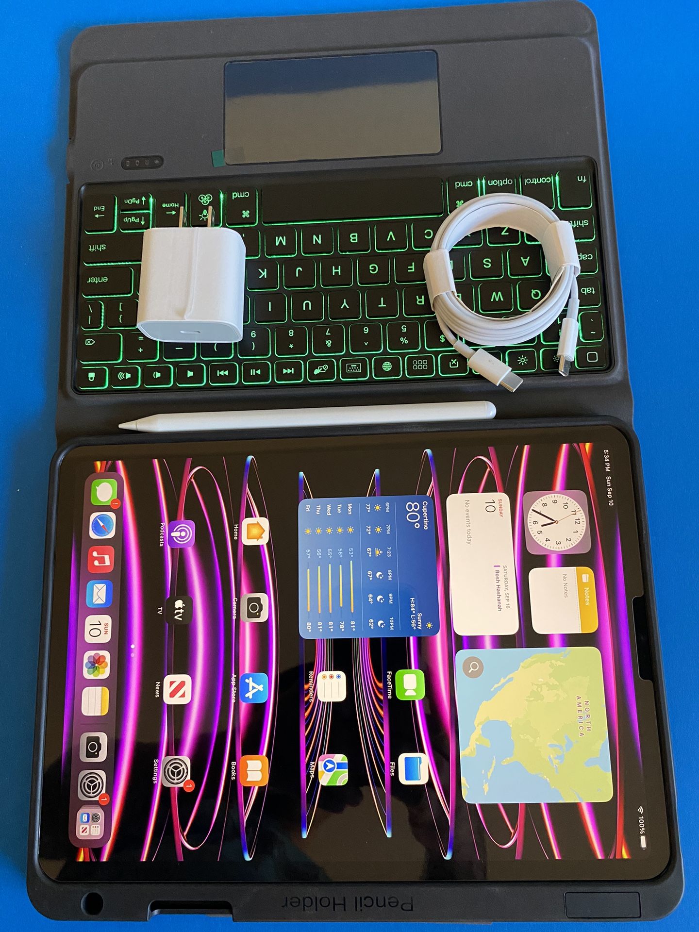 256gb Apple IPad Pro 11” 4th Generation (2022 Latest Model / M2 chip ) with Keyboard case, pen & Accessories (warranty 04/2024)