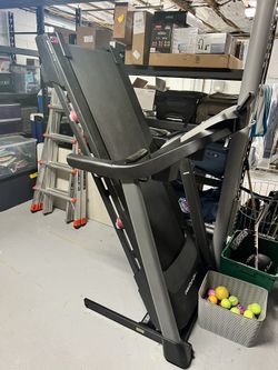 Proform Sport 7.5 Treadmill for Sale in New Rochelle NY OfferUp