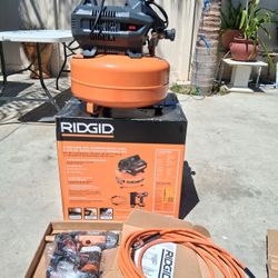 RIDGID 6 Gallon Air Compressor And 2_1/8" Brad Nailer Combo Kit 
