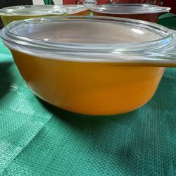Vintage Pyrex Casserole Set – 1.5 Qt – Orange – Mint – With Lids