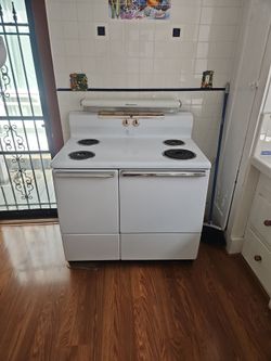 Vintage GE electric range and oven