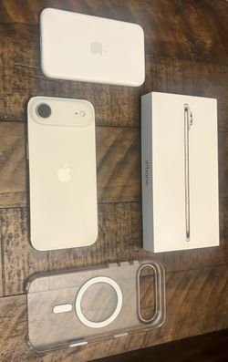iPhone Air 256GB Light Gold – Unlocked – 100% Battery + MagSafe Battery Bundle
