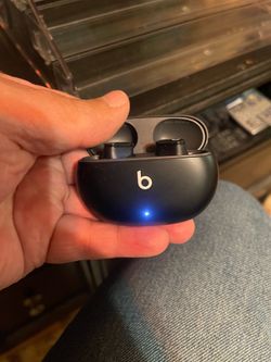Beats Studio Buds, works perfect, ready to pair