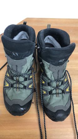 Size 10 1/2 sneaker boots like new
