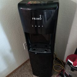 Water Dispenser With Filler