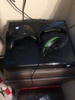 Xbox one 1 terabyte black, 1 wireless control and turtle beach headset