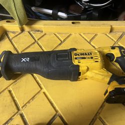 FLEXVOLT 60V MAX Cordless Brushless Reciprocating Saw
