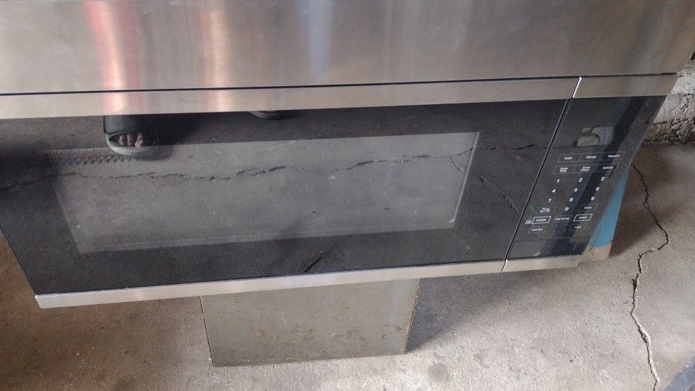 New Over The Stove Microwave