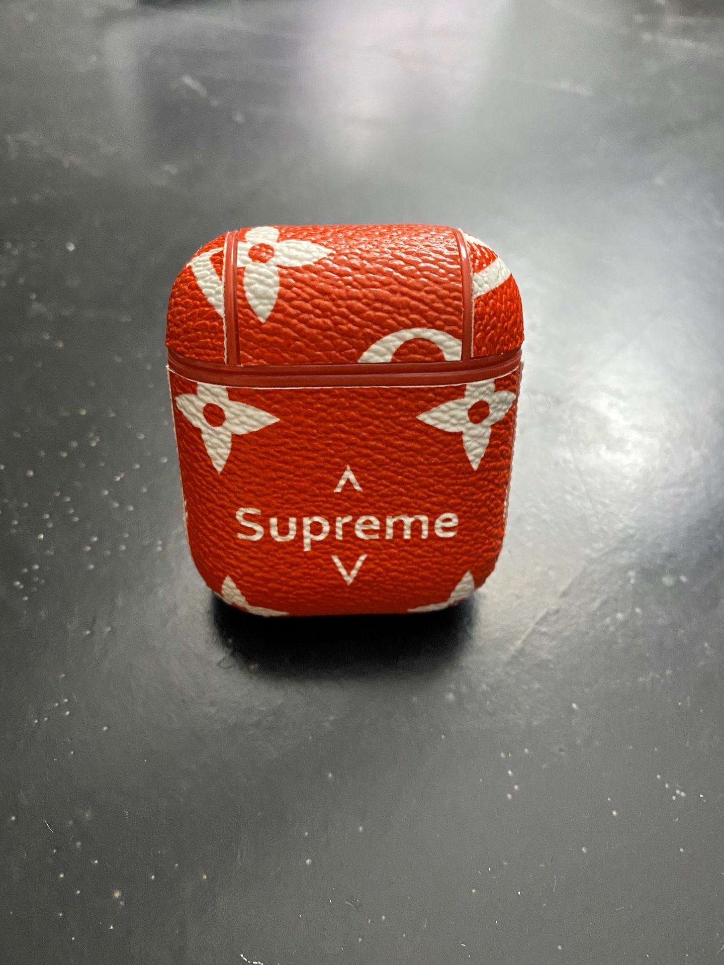 🔥Luxury Apple AirPods Red Supreme Protective Carrying Case w/ Hook-Last One~Shipping Only! (Valentines Day Special)🔥