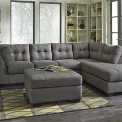 Maier Charcoal RAF Sectional /couch /Living room set