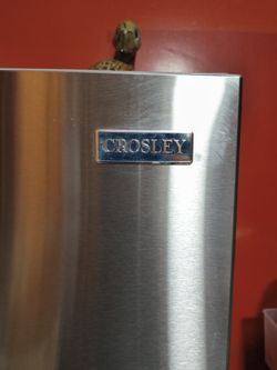Crosley refrigerator,Like New price reduced