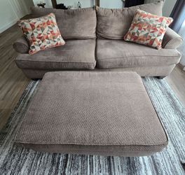 FREE COUCH AND OTTOMAN $0light