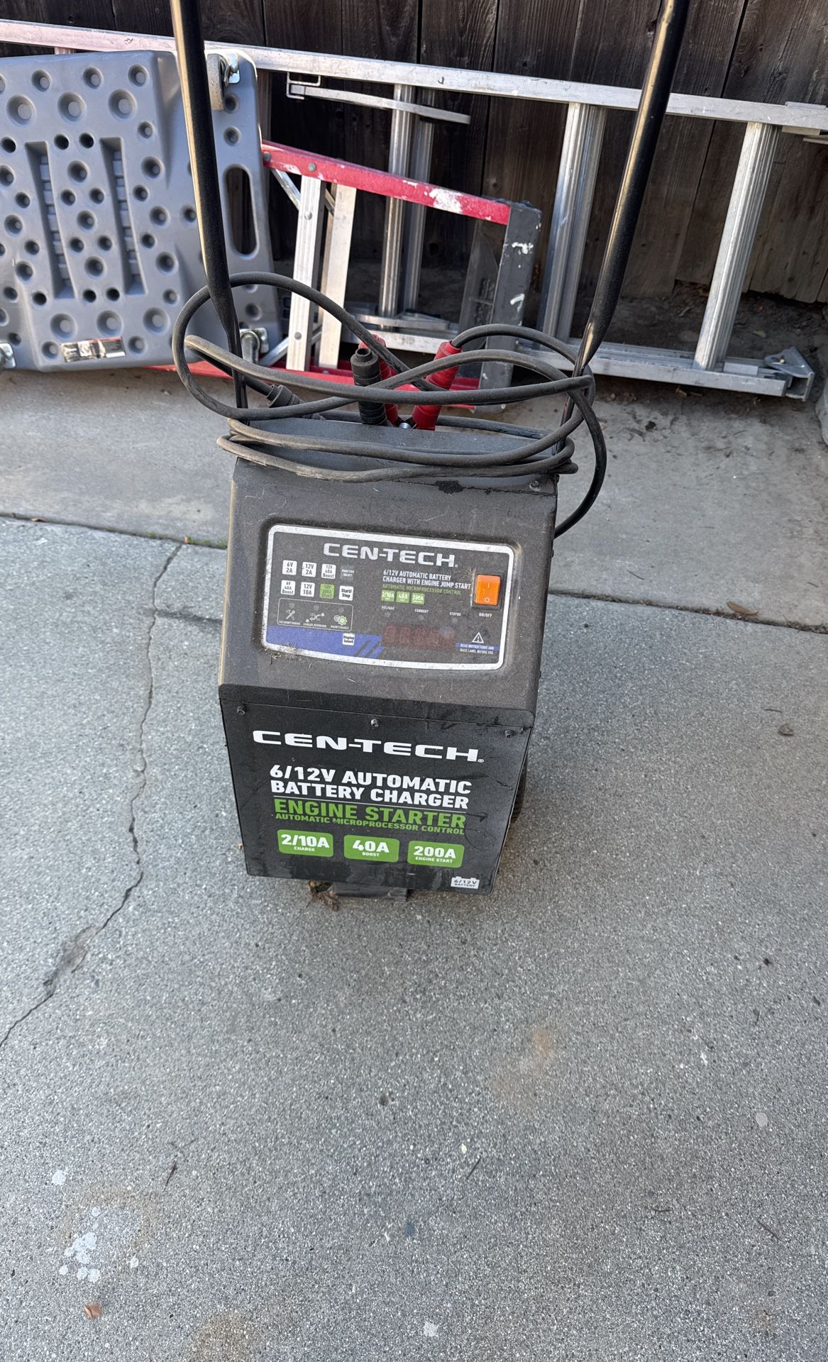 Cen Tech Engine Started And Trickle Charge 