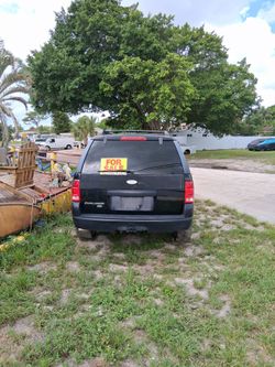 Ford Explorer v6 XLT