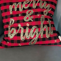 🎄 Merry & Bright Buffalo Plaid Decorative Throw Pillow