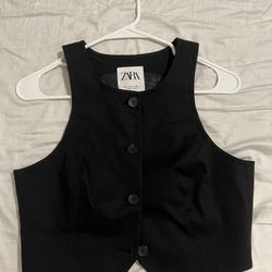 New Zara Cropped Fitted Vest 