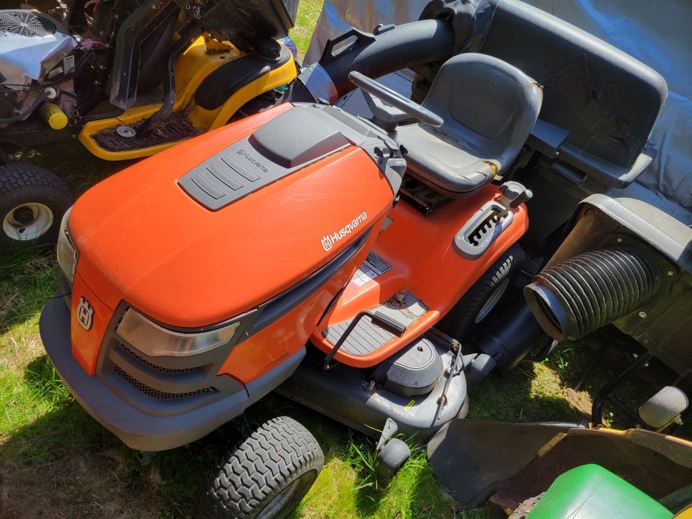 Husqvarna Yth2348 Riding Lawnmower Rider Mower Ride On Garden Tractor