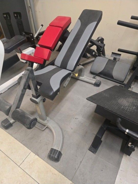 Tuffstuff Adjustable Bench With Preacher Curl And Leg Extension Attachment