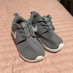 Gray Nike Toddler 