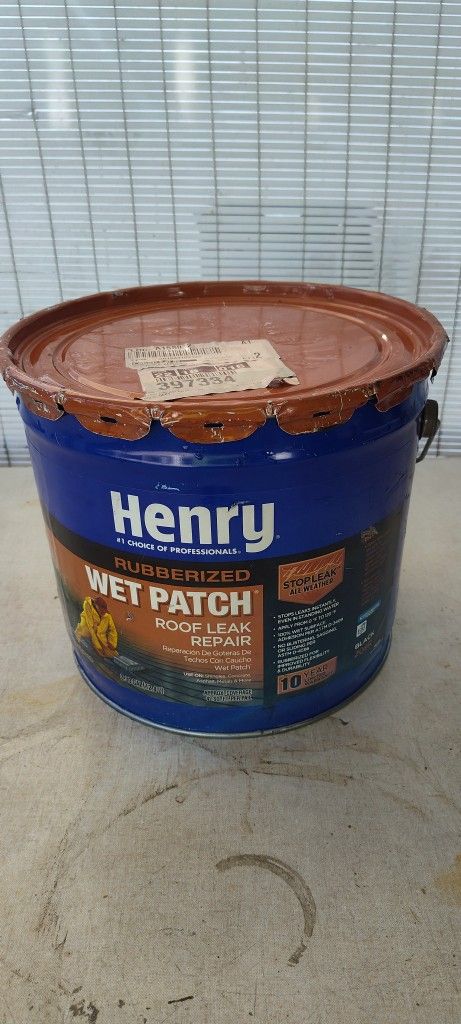Henry Rubberized Wet Patch Roof Leak Repair 3.3 Gallons