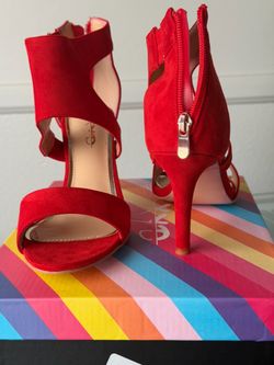 Women’s SZ 10 “XYD” Red Heels