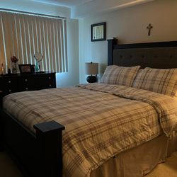 Modern Queen Bed Frame – Solid Wood & Upholstered Headboard