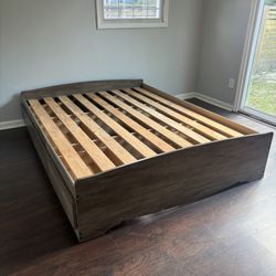 Queen Bedframe For Sale 