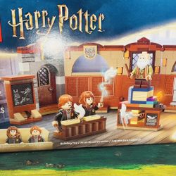 LEGO Harry Potter Hogwarts Castle Charms Class, Wizard