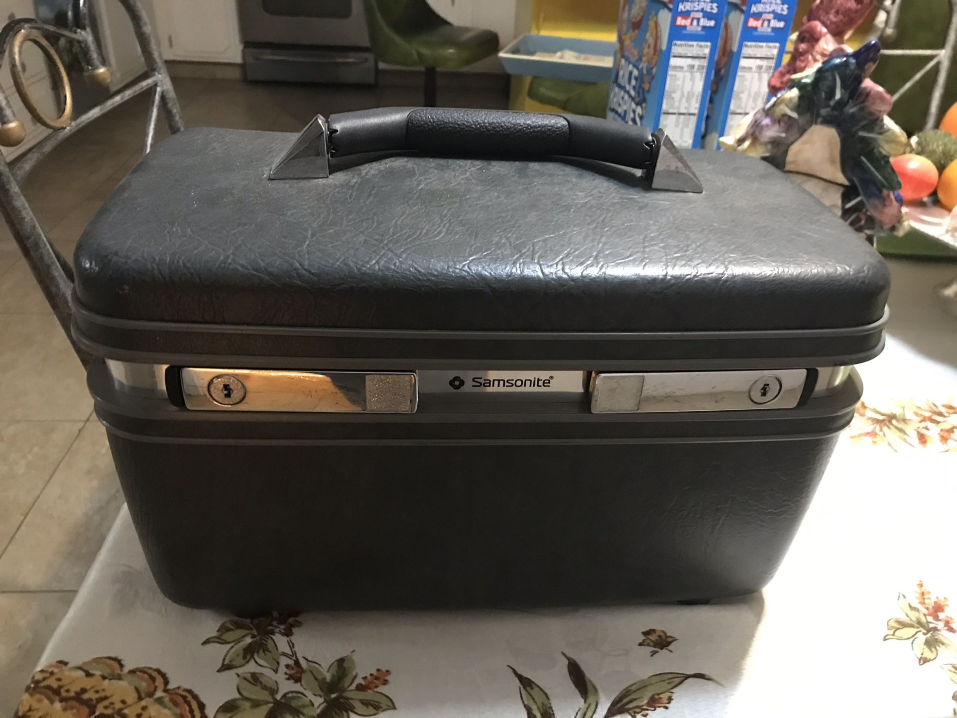 Vintage Samsonite Makeup Case