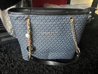  Michael Kors Bag