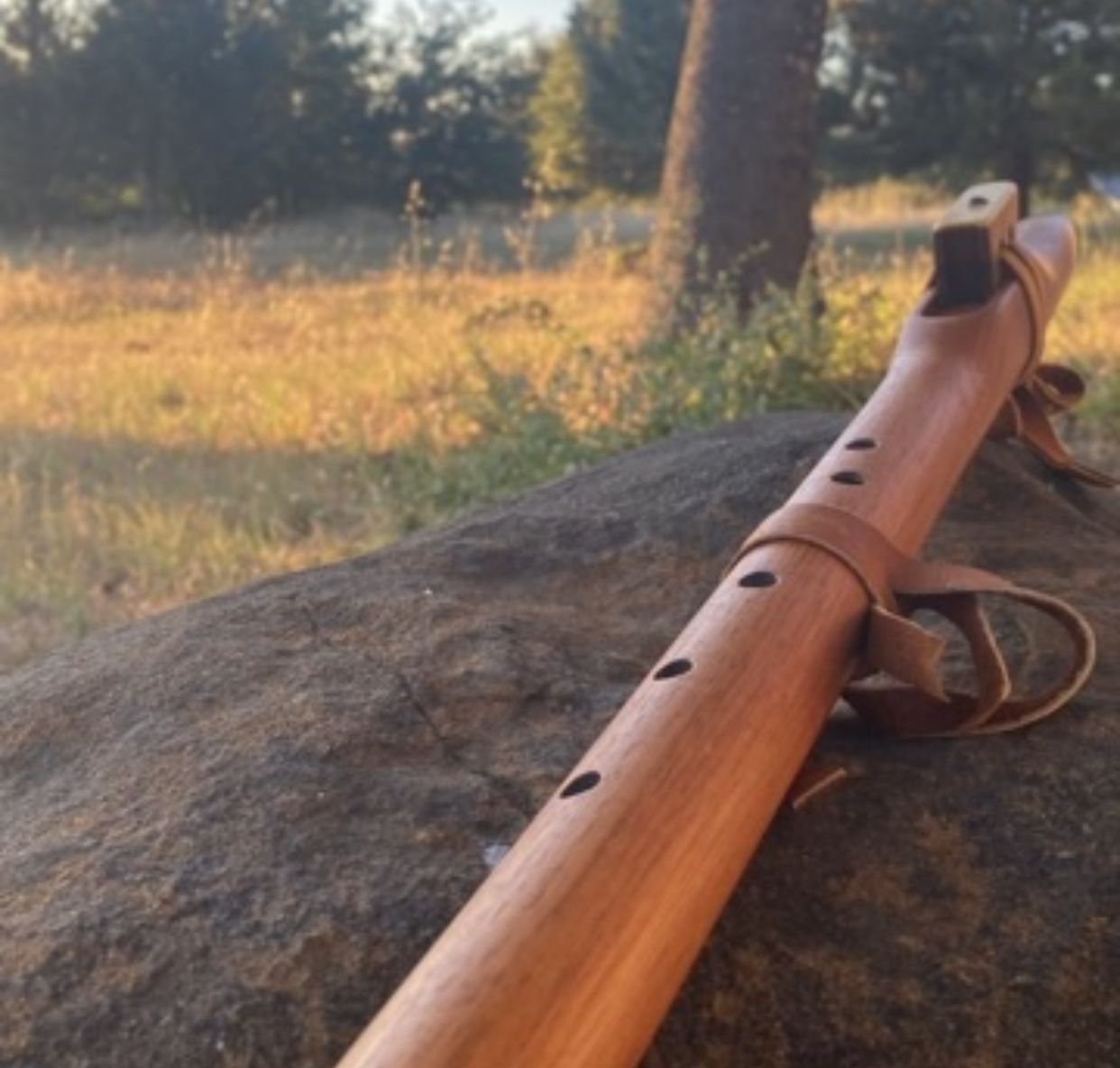 Native American Flute E ( Oscar Rojas )