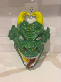 Field Motorsports plastic green dragon mask from Monster Jam, 12-13 inches