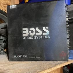 Boss 1000  Watt Amp
