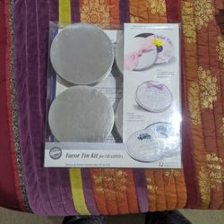 New Pack Of Favor Tins