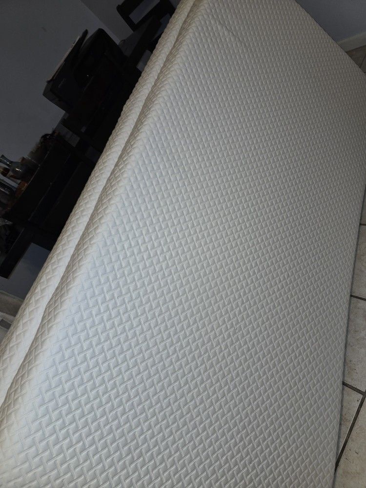 Twin Memory Foam Mattress