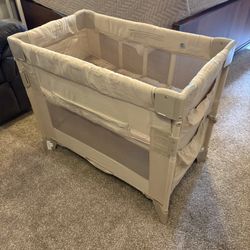 Arms Reach Co-sleeper And Sheets 