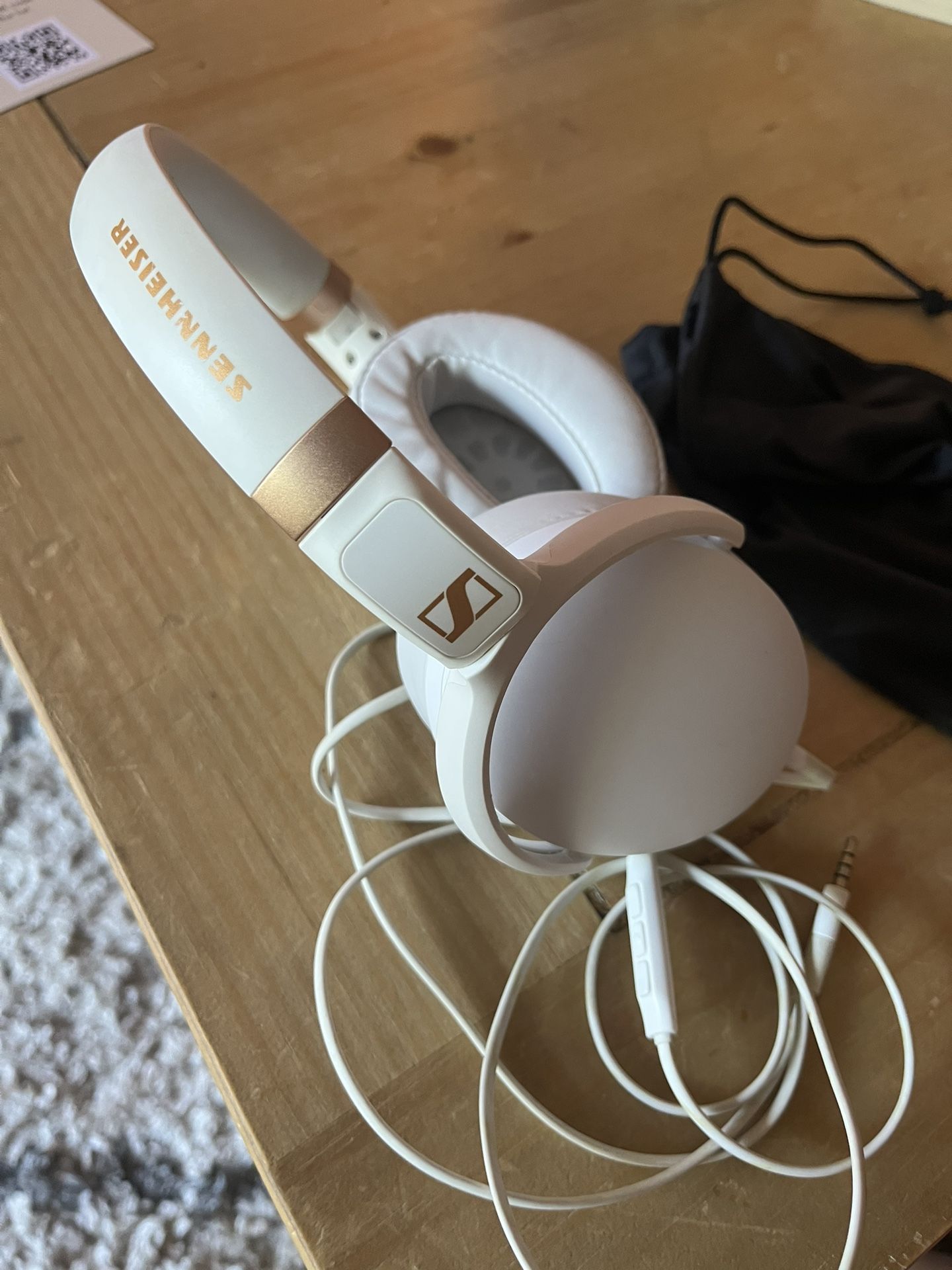 White And Rose Gold Sennheiser HD 4.30i Over Ear Headphones