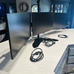 Gaming monitor  Set of 4 With Adjustable Table Mount
