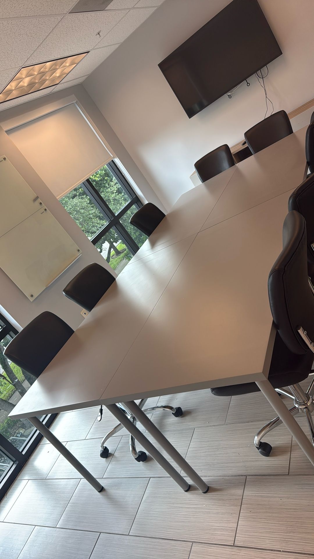 4 Tables 8 Chairs