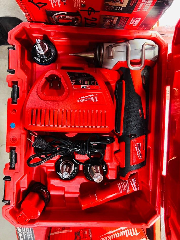 MILWAUKEE M12 CORDLESS EXPANDING TOOL SET $385