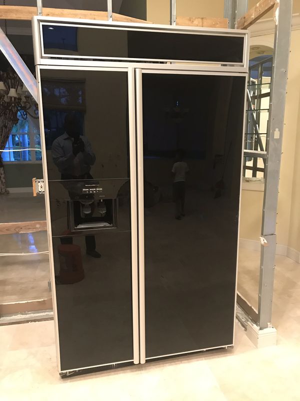 FREE KitchenAid Superba 48 subzero refrigerator for Sale in Pompano