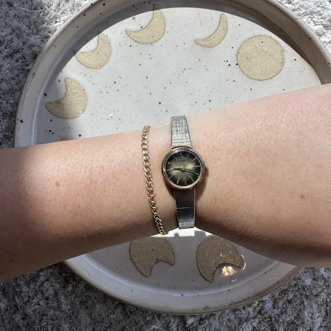 Vintage dainty cute silver watch with gray face and gold details!