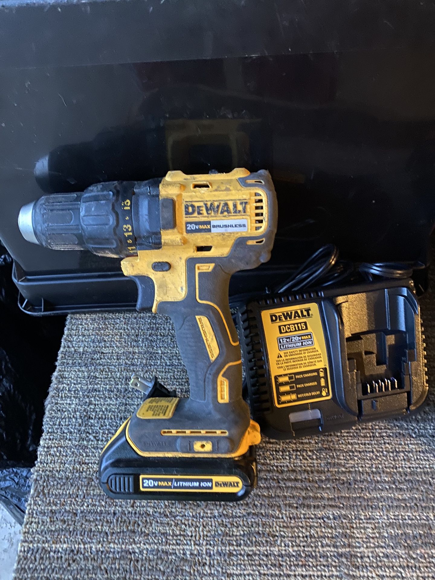 20 V DeWalt drill kit