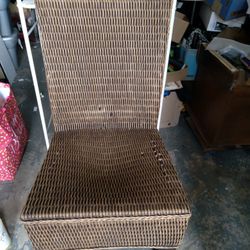 NICE BROWN/CREAM COLOR CHAIR $ 15.