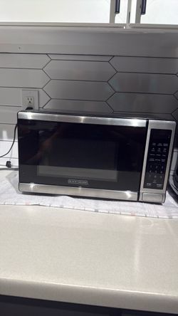 Black + Decker microwave