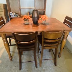 Dinning Room Table Set !!